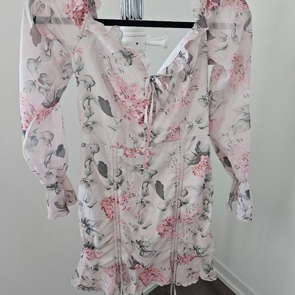 Last Chance! Sheer Floral Summer Mini Dress - Picture 3 of 5